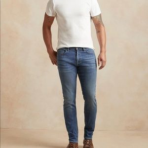 Men’s BANANA REPUBLIC regular distressed wash straight leg size 35/32
